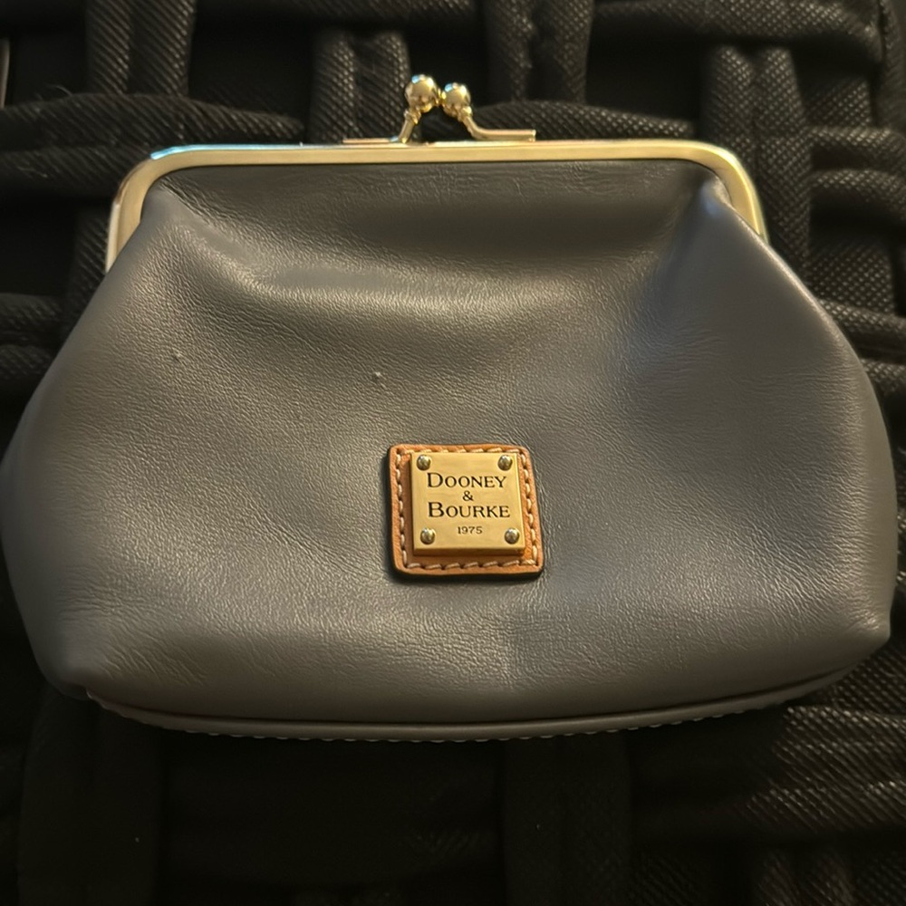 Dooney & Bourke